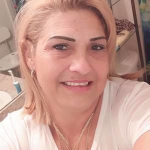 Meet your Posher, Adriana